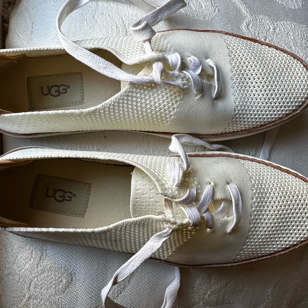 UGG Tennis shoes, size 8b, really like new - worn twice